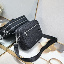 Load image into Gallery viewer, MBG070 Mini/Small Safari Bag with Strap