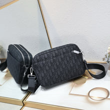 Load image into Gallery viewer, MBG070 Mini/Small Safari Bag with Strap