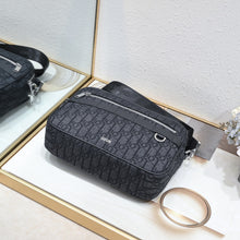 Load image into Gallery viewer, MBG070 Mini/Small Safari Bag with Strap