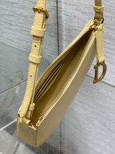 Load image into Gallery viewer, DR379 Saddle Rodeo Pouch / 8x6x1.5inches / HIGHEST QUALITY VERSION