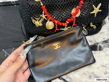 Load image into Gallery viewer, CC1455 CHANEL Tweed Flap Bag / 21 x 15 x 8 cm