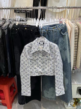 Load image into Gallery viewer, CLTH406 LB Long-Sleeved Top