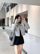 Load image into Gallery viewer, CLTH406 LB Long-Sleeved Top