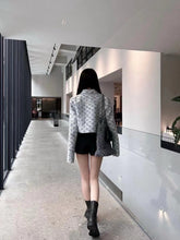 Load image into Gallery viewer, CLTH406 LB Long-Sleeved Top