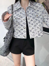 Load image into Gallery viewer, CLTH406 LB Long-Sleeved Top