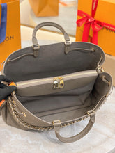 Load image into Gallery viewer, LB1347 Bella Tote / 12.6 x 9.1 x 5.1 inches / HIGHEST QUALITY VERSION