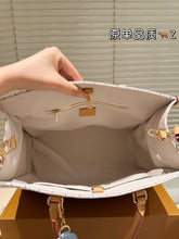 Load image into Gallery viewer, LB1310 OnTheGo PM / 9.8 x 7.5 x 4.5 inches