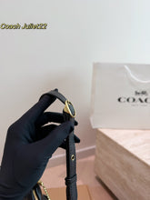 Load image into Gallery viewer, COH008 COACH Pocket Juliet Small / 22 cm