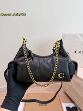 Load image into Gallery viewer, COH008 COACH Pocket Juliet Small / 22 cm
