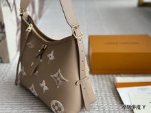 Load image into Gallery viewer, LB1149 CarryAll PM / 11.6 x 9.4 x 4.7 inches