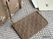 Load image into Gallery viewer, LB1149 CarryAll PM / 11.6 x 9.4 x 4.7 inches