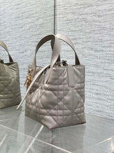 Load image into Gallery viewer, DR621 DIOR Toujours Vertical Small / HIGHEST QUALITY VERSION / 16 x 12 x 18 cm