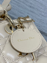 Load image into Gallery viewer, DR622 Dior Lady Dior 5-Grid with Bow / HIGHEST QUALITY VERSION / 24 cm