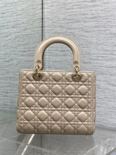 Load image into Gallery viewer, DR622 Dior Lady Dior 5-Grid with Bow / HIGHEST QUALITY VERSION / 24 cm
