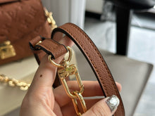 Load image into Gallery viewer, LB1075 Pochette Métis East West / 8.5 x 5.3 x 2.4 inches