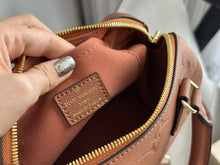 Load image into Gallery viewer, LB1076 Speedy Bandoulière 20 / 8.1 x 5.3 x 4.7 inches