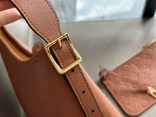 Load image into Gallery viewer, LB1074 CarryAll PM / 11.6 x 9.4 x 4.7 inches