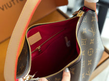 Load image into Gallery viewer, LB1077 Slouchy PM / 13 x 8.7 x 3.5 inches