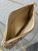 Load image into Gallery viewer, DR627 Dior Crunchy Large / HIGHEST QUALITY VERSION / 38 x 28.5 x 5 cm