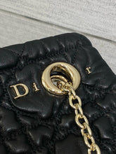 Load image into Gallery viewer, DR630 Dior Crunchy Small / HIGHEST QUALITY VERSION / 33 x 24 x 5 cm