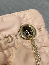 Load image into Gallery viewer, DR631 Dior Crunchy Large / HIGHEST QUALITY VERSION / 38 x 28.5 x 5 cm