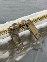 Load image into Gallery viewer, DR634 Dior Crunchy Small / HIGHEST QUALITY VERSION / 33 x 24 x 5 cm