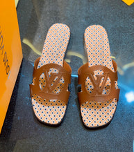 Load image into Gallery viewer, SE1138 LV Isola Flat Mule / Size5-11