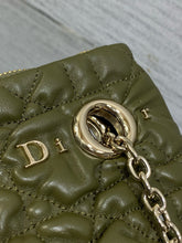 Load image into Gallery viewer, DR636 Dior Crunchy Small / HIGHEST QUALITY VERSION / 33 x 24 x 5 cm