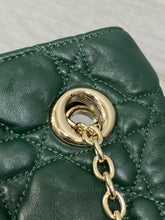 Load image into Gallery viewer, DR637 Dior Crunchy Large / HIGHEST QUALITY VERSION / 38 x 28.5 x 5 cm