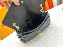 Load image into Gallery viewer, LB1314 Anytime Flap Bag / 11.6 x 7.3 x 3.7 inches