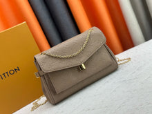 Load image into Gallery viewer, LB1314 Anytime Flap Bag / 11.6 x 7.3 x 3.7 inches