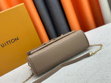 Load image into Gallery viewer, LB1314 Anytime Flap Bag / 11.6 x 7.3 x 3.7 inches