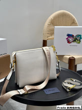 Load image into Gallery viewer, PD355 Leather Shoulder Bag / 9x2.3x7.5inch