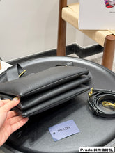 Load image into Gallery viewer, PD356 Leather Shoulder Bag / 9x2.3x7.5inch