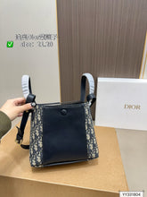 Load image into Gallery viewer, DR530 Small Signature Bucket Bag / 8.5x7.5x4.5inches