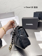Load image into Gallery viewer, CC708 CHANEL 19 Handbag / 6.2 × 10.1 × 3.5 in