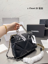 Load image into Gallery viewer, CC708 CHANEL 19 Handbag / 6.2 × 10.1 × 3.5 in