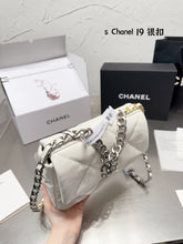 Load image into Gallery viewer, CC709 CHANEL 19 Handbag / 6.2 × 10.1 × 3.5 in