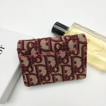 Load image into Gallery viewer, DR279 Saddle Flap Card Holder / 4.5 x 3 x 1 inch