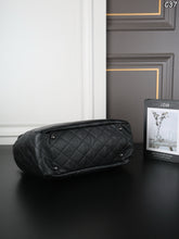 Load image into Gallery viewer, CC1459 CHANEL Vintage Caviar Chain Tote / 31 x 25 cm