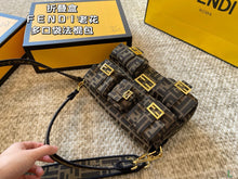 Load image into Gallery viewer, FF250 Multipocket Baguette / 10.2x3.9x6.3inch