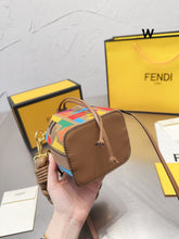 Load image into Gallery viewer, FF178 Mon Tresor Bucker Bag / 7.1x3.8x4.7inch