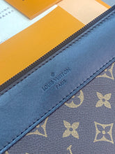 Load image into Gallery viewer, MBG058 Pochette Voyage Souple / HIGHEST QUALITY VERSION / 12.6 x 8.3 x 3.1 inches