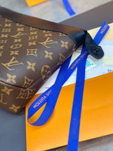 Load image into Gallery viewer, MBG058 Pochette Voyage Souple / HIGHEST QUALITY VERSION / 12.6 x 8.3 x 3.1 inches