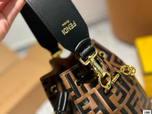 Load image into Gallery viewer, FF271 Small Mon Tresor / 6.3x9x5.1inch