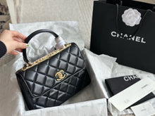 Load image into Gallery viewer, CC1094 Flap Bag with Top Handle / 6.6 × 9.8 × 4.7 in