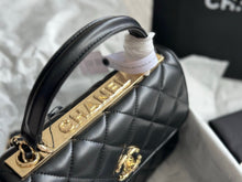 Load image into Gallery viewer, CC1094 Flap Bag with Top Handle / 6.6 × 9.8 × 4.7 in