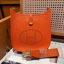 Load image into Gallery viewer, HM197 Hermes Evelyne 23 / HIGHEST QUALITY VERSION / 23 cm