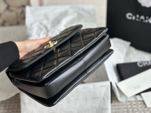 Load image into Gallery viewer, CC1094 Flap Bag with Top Handle / 6.6 × 9.8 × 4.7 in