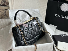 Load image into Gallery viewer, CC1094 Flap Bag with Top Handle / 6.6 × 9.8 × 4.7 in